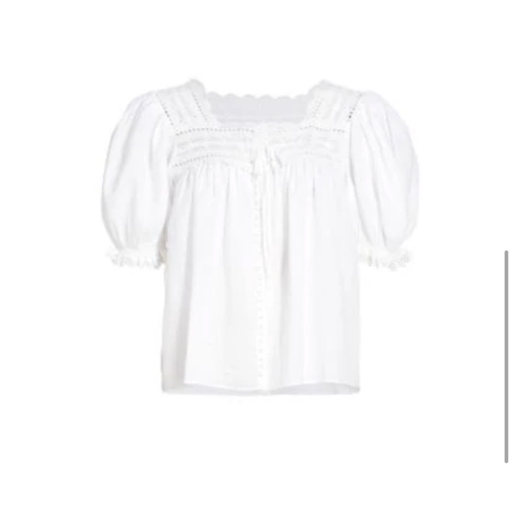 Doen Anneth puff sleeve top with white lace detail. Size XS.